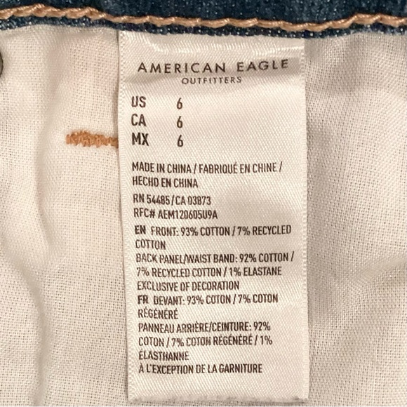 American Eagle 6 Mom Denim Shorts Strigid Super High Rise Women’s Distressed - Picture 9 of 11